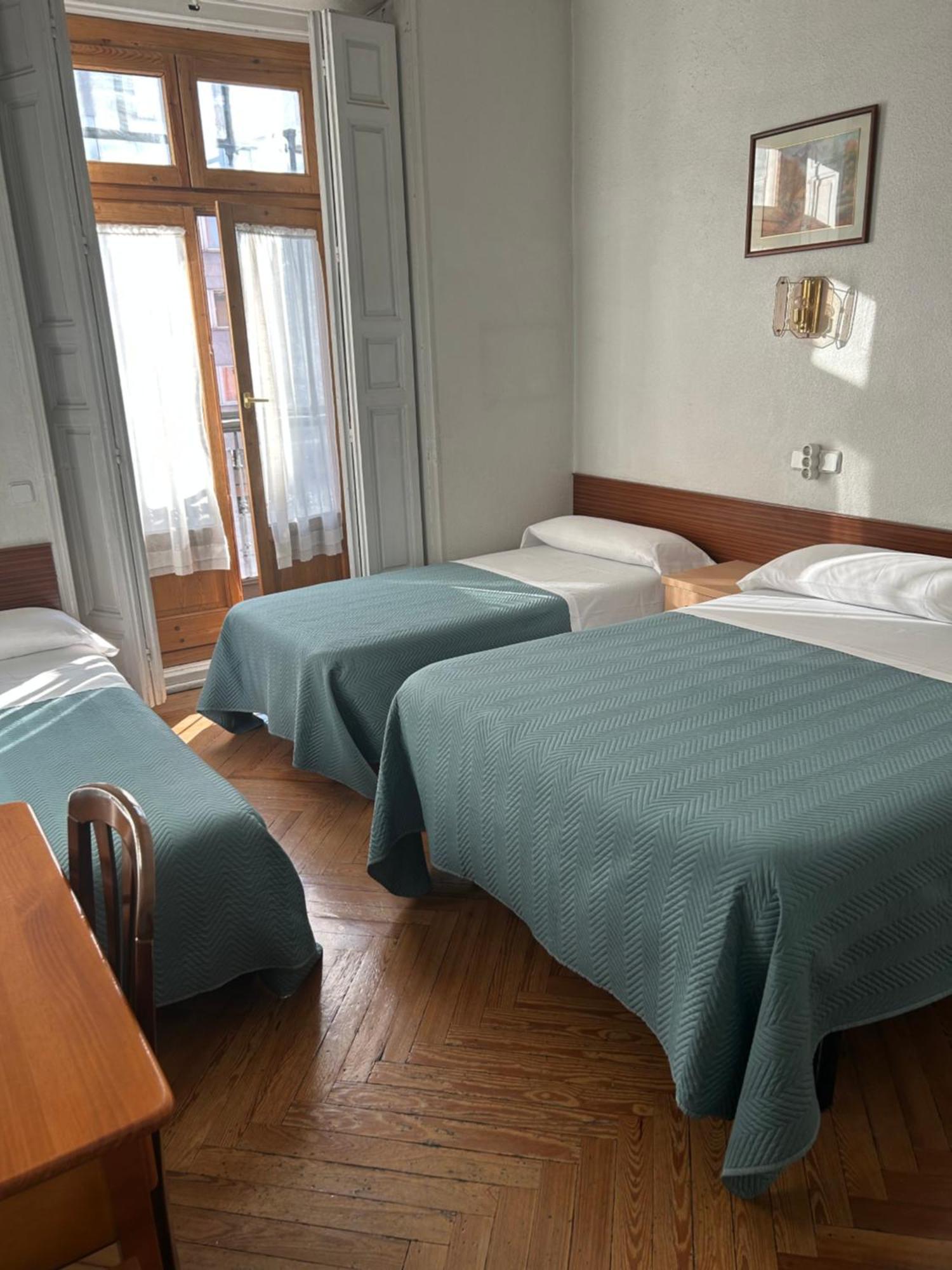 Hostal Tudescos — Fotos 1